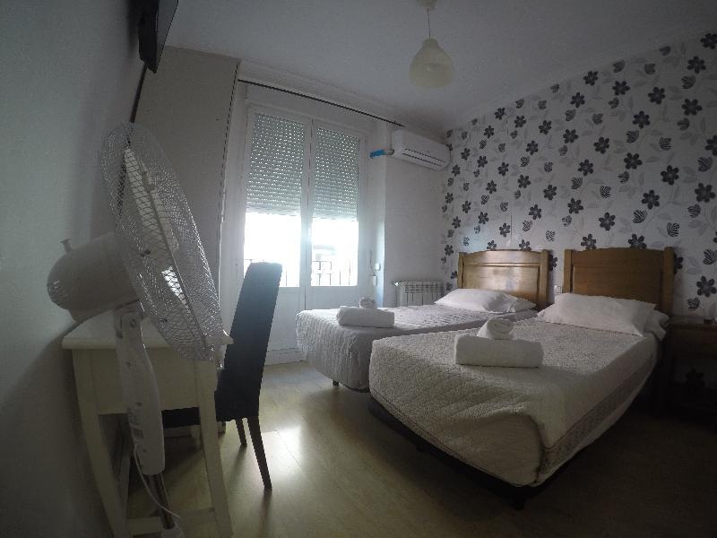 Hostal La Estrella Мадрид Екстер'єр фото